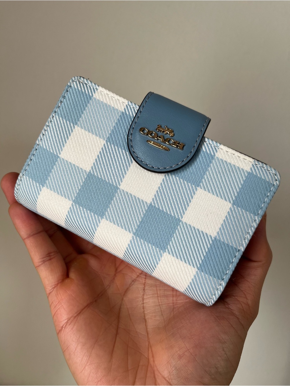 Coach Medium Corner Zip Wallet With Gingham Print🎈🎈